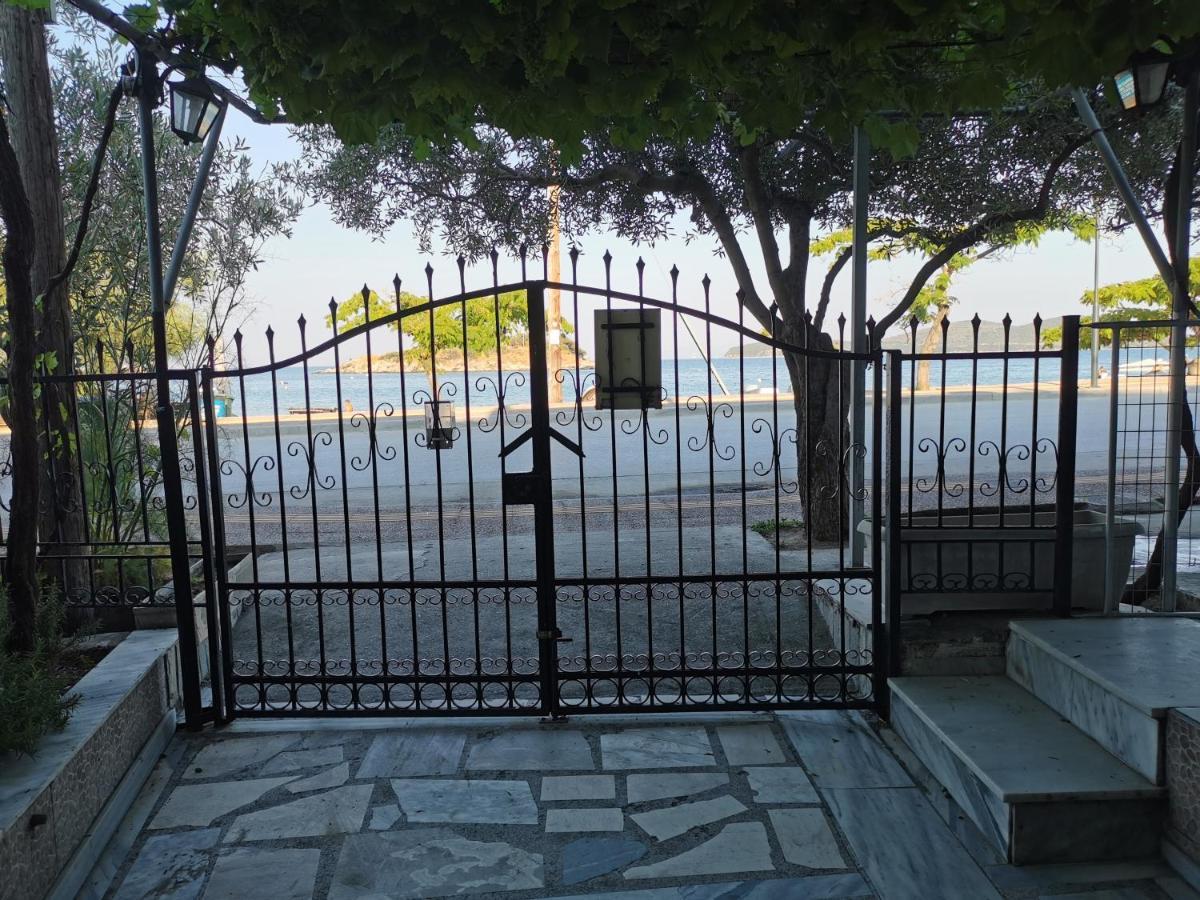 Villa Tasos Néa Péramos Exteriér fotografie
